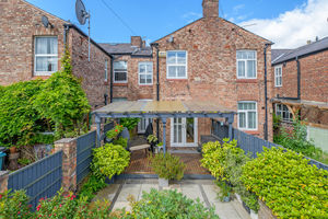 Courtyard Garden- click for photo gallery